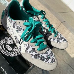 Onitsuka Tiger Tokidoki Women’s 40 Serrano Sneakers